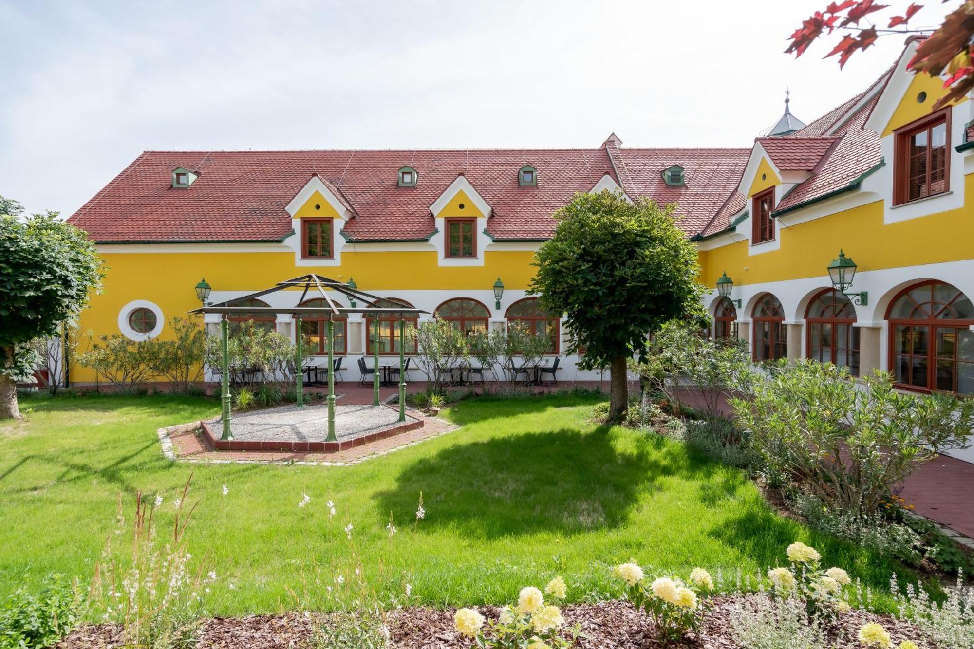 Hotel Roemerstein Fürstenfeld Eksteriør bilde